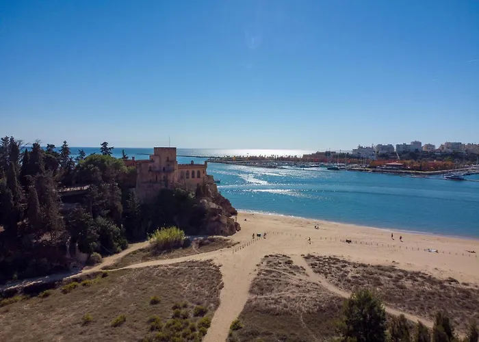 Сasa de vacaciones Front Line Townhouse Face La In Luxury Sea Views